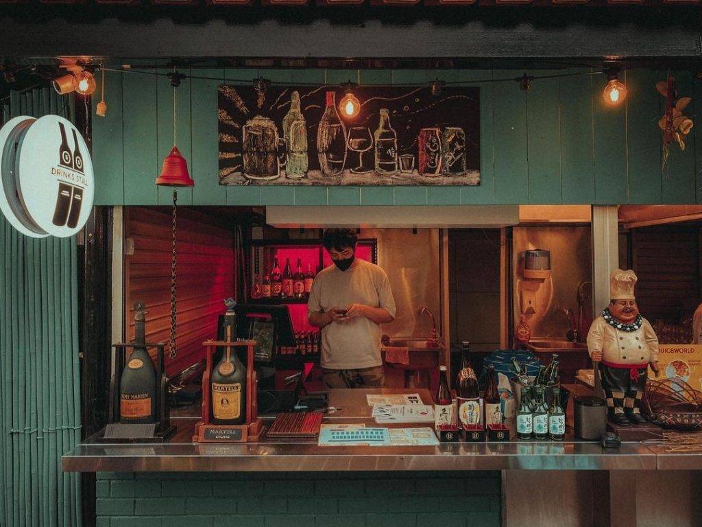 全新夜市美食街Shiok Shiok Night Market🍢燒烤+海鮮+韓國烤肉，在烏節路火熱開業💥