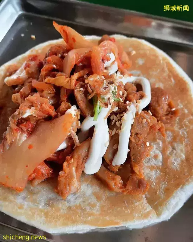 Shiba Roti自创新加坡版Taco🌮饼皮改用印度煎饼,丰富馅料加自制酱汁,一份下肚超满足✨