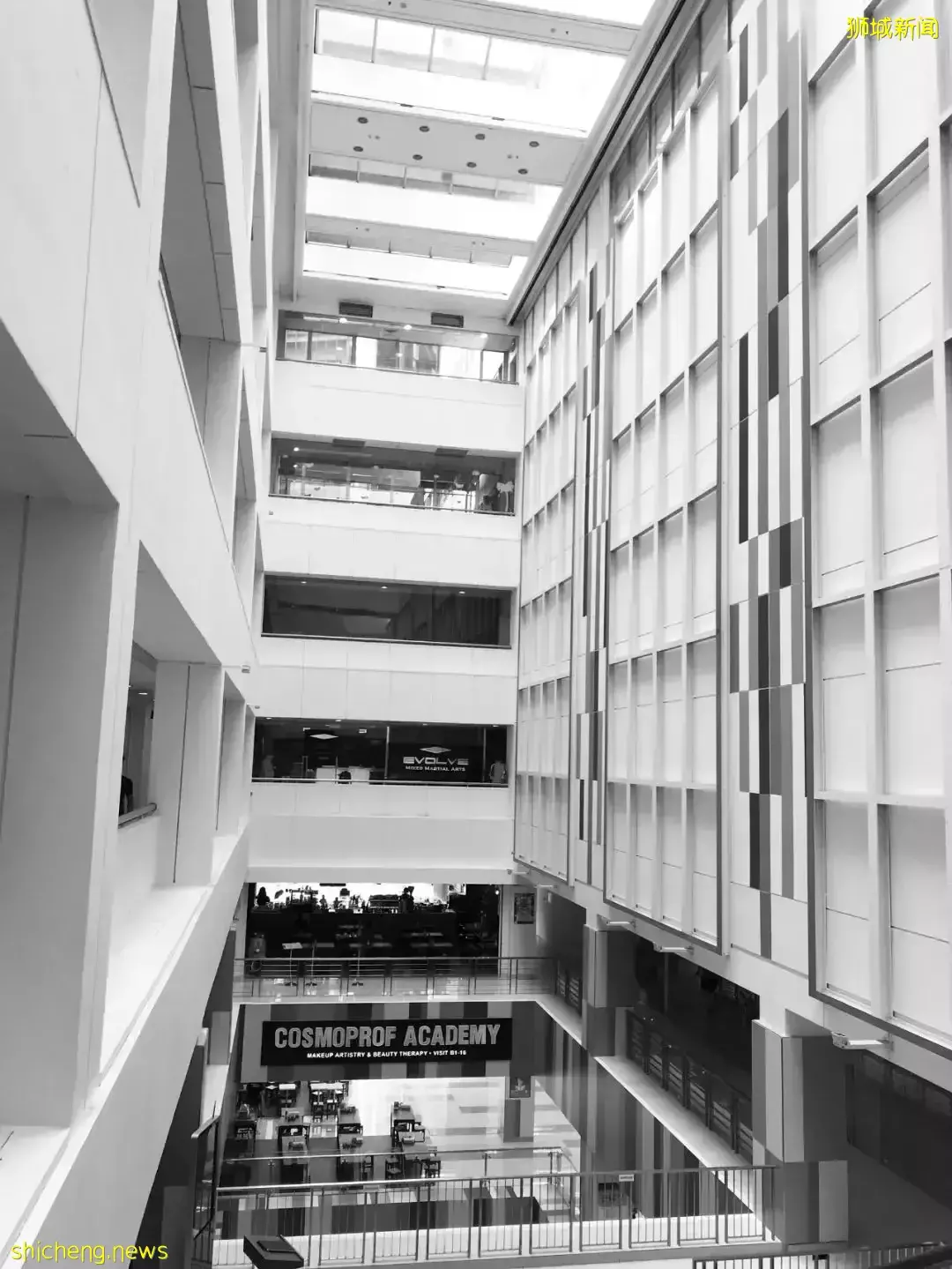 新加坡老商場改造,用工業霓虹升級視覺地標