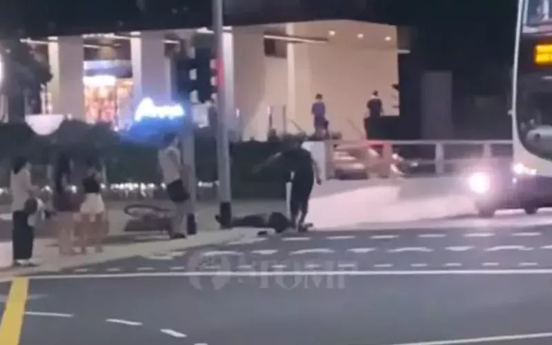 出“脚”狠踹骑车阿叔 47岁火爆男助查