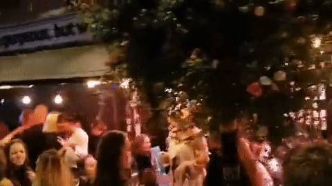 這些國家已成功和病毒共存：徹底解封，街頭到處是人！新加坡還有多遠