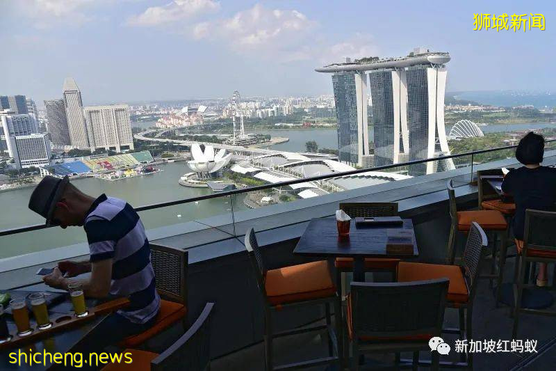 新加坡重返两人堂食规定,担忧生意再度滑坡的餐饮业者:心情很糟