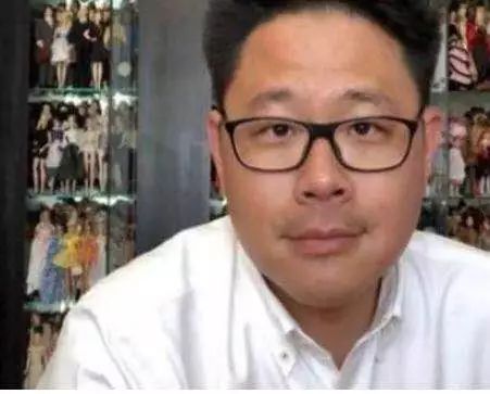新加坡中年男子花费近60万新币收集喜爱的洋娃娃