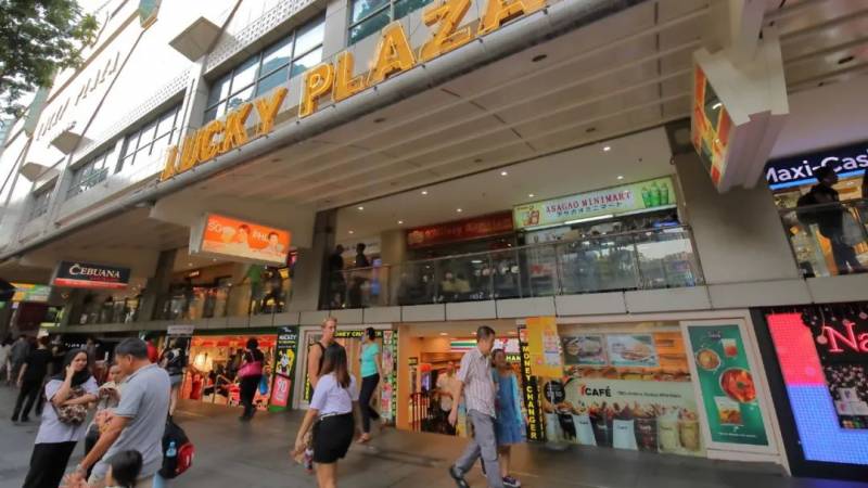 “我剛回中國幾個月，他在新加坡居然和女傭生了個孩子” 女傭這樣合法嗎