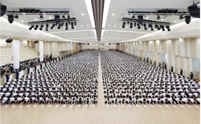 因涉嫌参与新天地教会在新加坡的秘密分会，21男女被捕