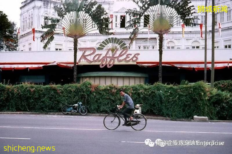 上世紀50-60年代,南洋島國新加坡,迎來經濟繁榮的第一次來臨時!