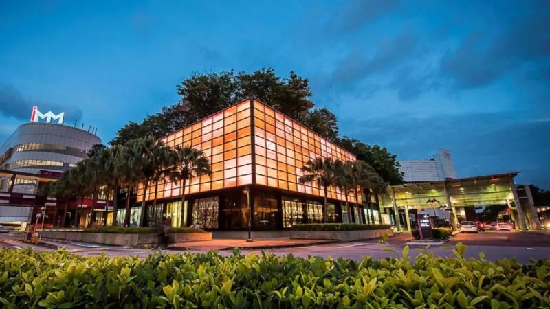 新加坡住這個區的人太爽了！新隆高鐵，三大商場，小CK阿迪達斯低至5折