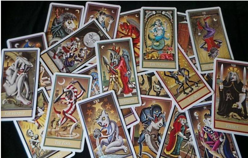 新加坡boss招人真奇葩,居然看星座、看塔牌、看能量、看命理