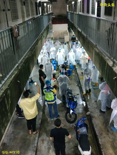 ◤行動管制◢ 組屋一人確診 州議員連續兩天帶隊消毒 !