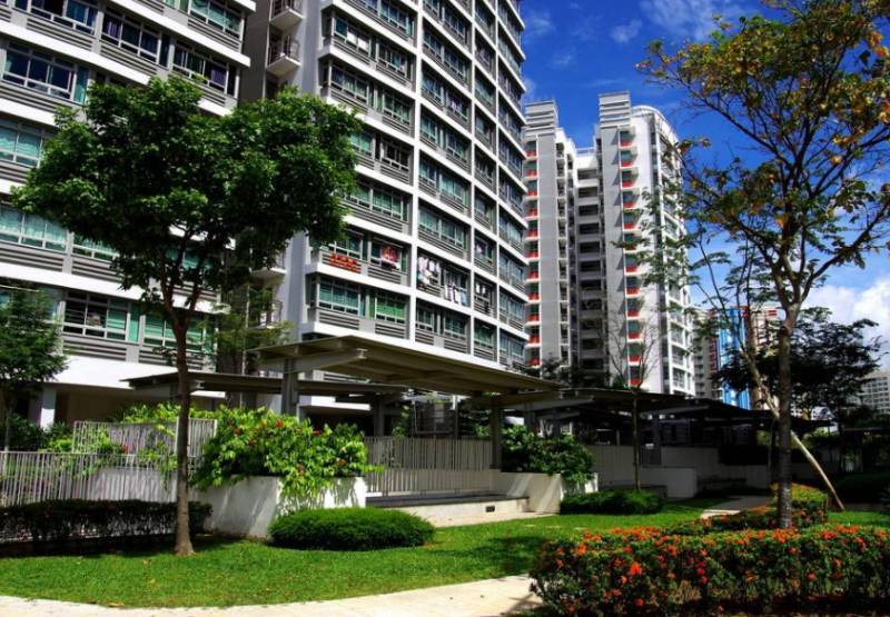 Aljunied社區一些居民從窗戶亂丟垃圾,這也太