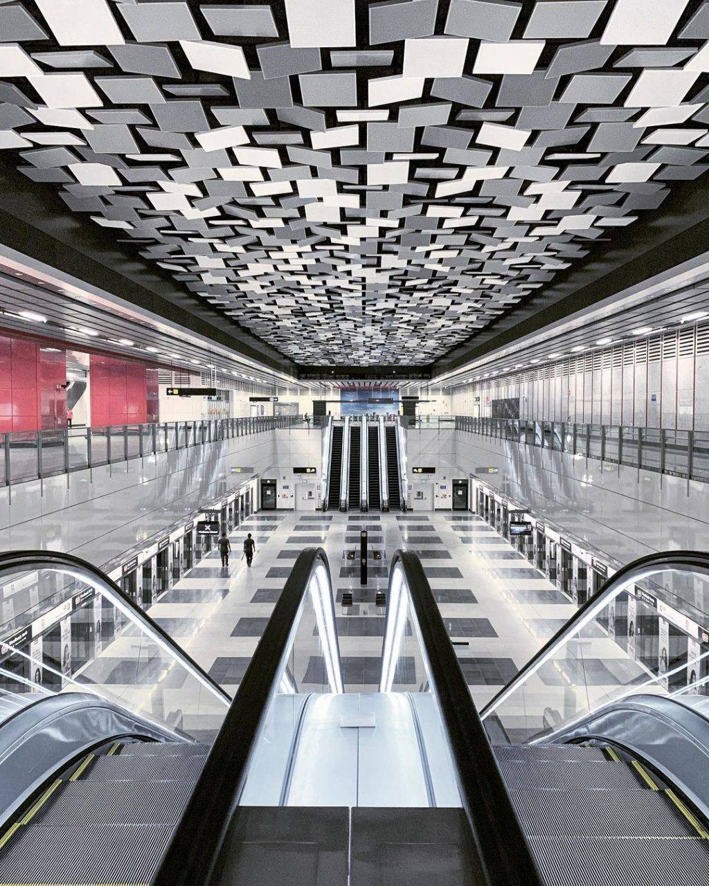拿出手机猛拍一顿✨新加坡必打卡地铁站🚇糖果色系、暗黑风格，分分钟拍摄出酷炫照片📷 