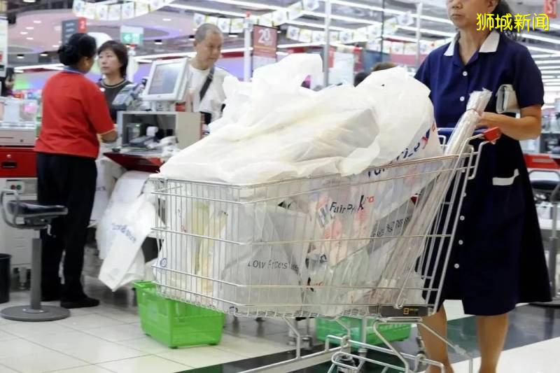 新加坡:塑料成“瘾”