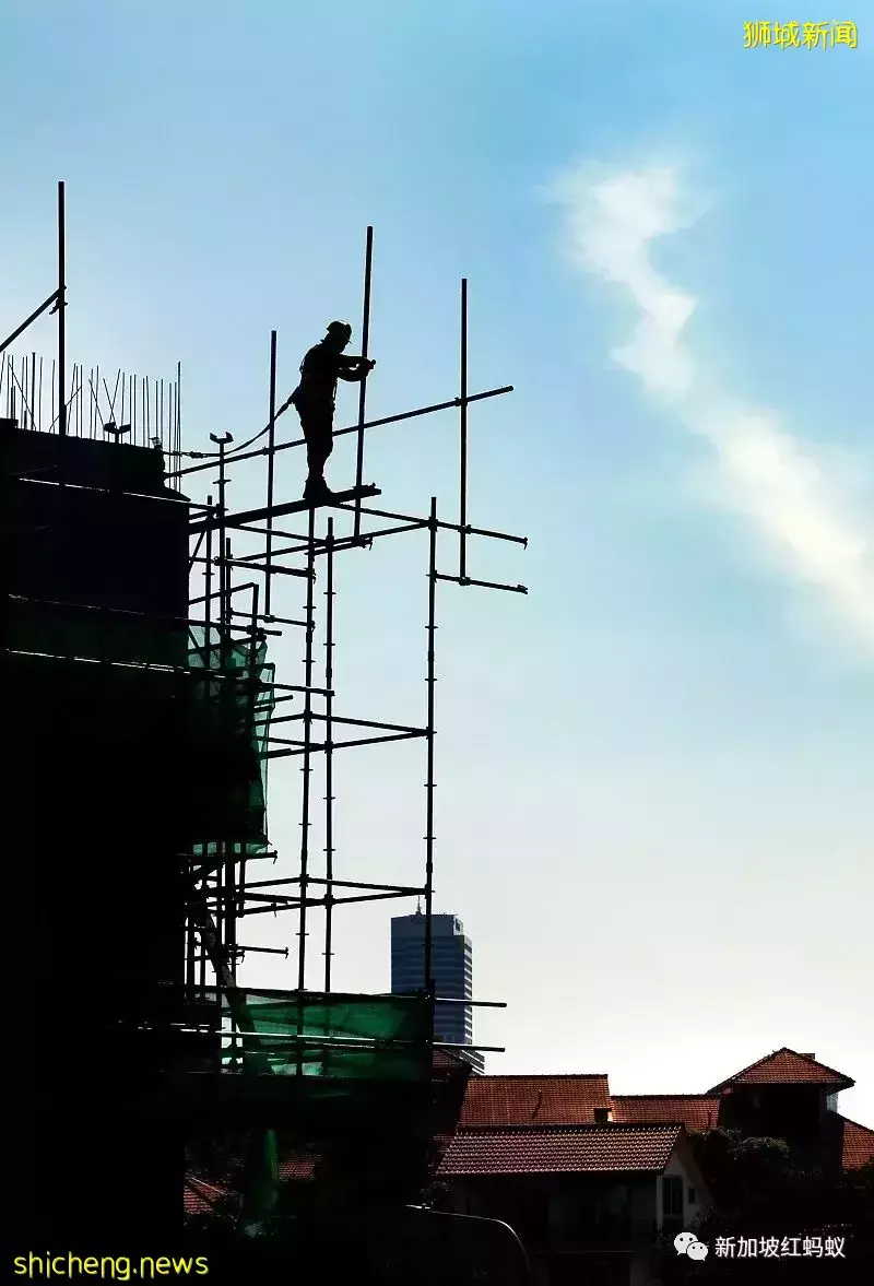 专家说热浪高温正迫使户外工时缩短并“催人老”,是危言耸听吗