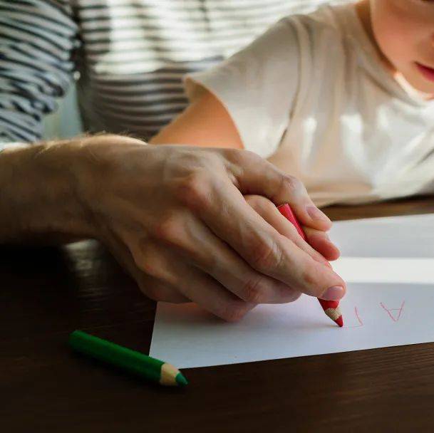 新加坡國際學校強調的每日英語閱讀,家長要如何輔助孩子完成