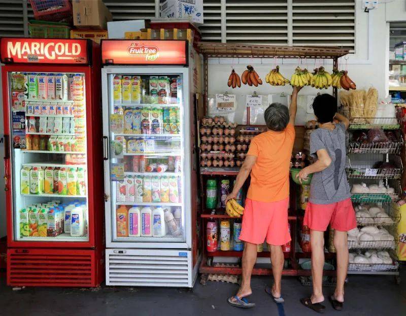 新加坡居然有設在有地私宅區、地下防空壕的老牌雜貨店,你見識過嗎