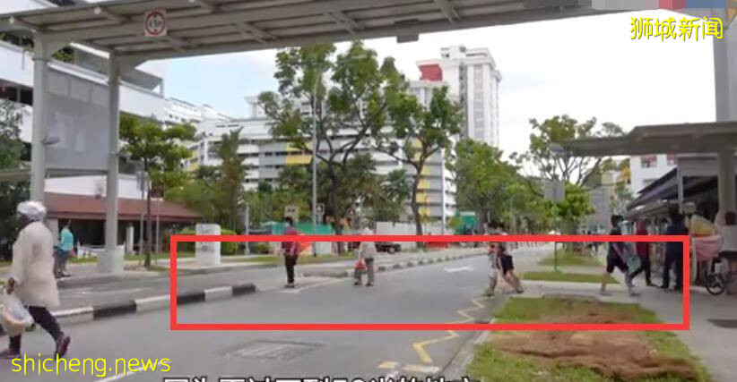 新加坡奇葩道路遭吐槽,雨棚距斑馬線賊遠!馬路牙子賊高!過馬路差點見馬克思