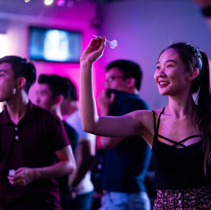 新加坡住這個區的人太爽了！新隆高鐵，三大商場，小CK阿迪達斯低至5折