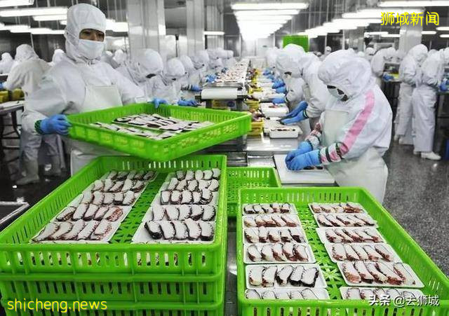 那边福岛核凝胶外露，这边福岛食品进新加坡，李显龙：安全