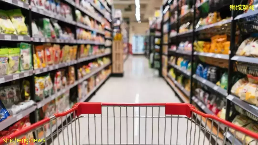 新加坡物价攀升,这位妈妈省钱有妙招,一鸡三煮,连鸡骨也不浪费