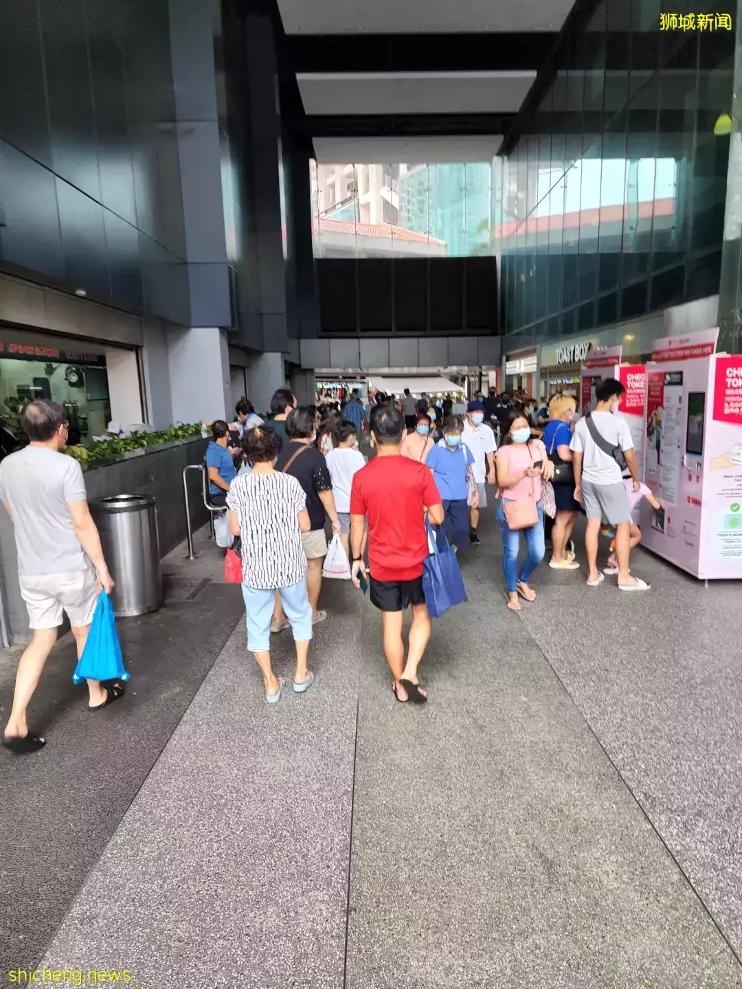 實拍周日的新加坡:商場、景點、食閣到處是人!又一波放寬政策來了