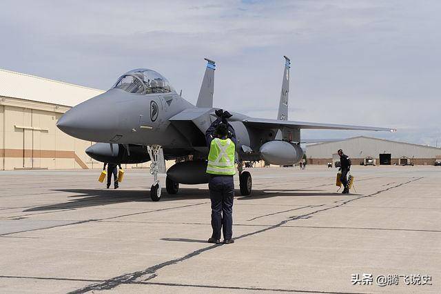 李光耀:中國人從幼兒園到大學瘋狂學英語,漢語不會成新加坡國語