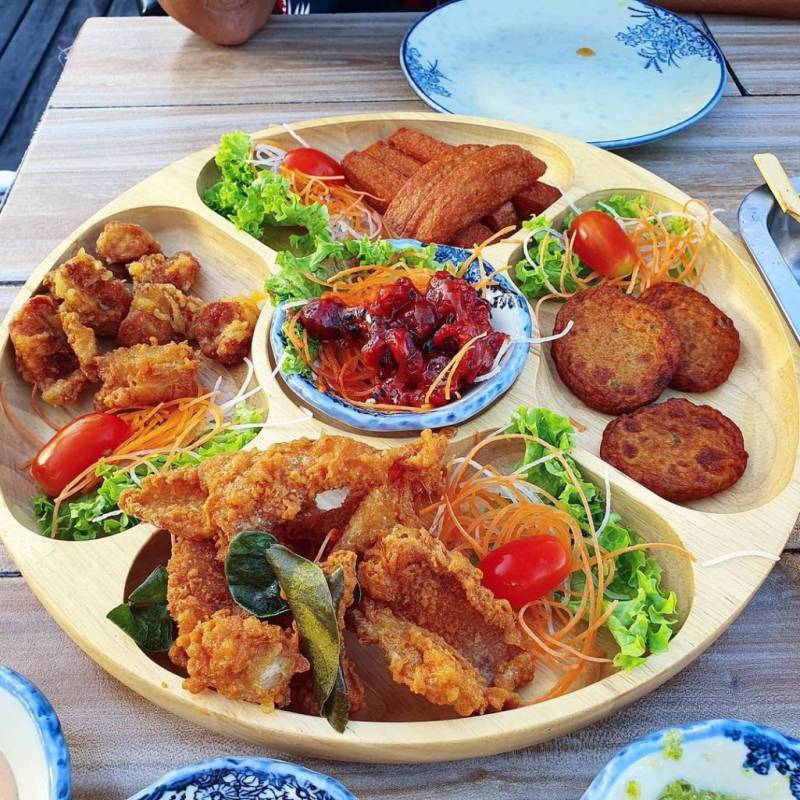 新加坡義順區露天酒吧🍻 Kamikaze Asian Tapas Bar 吹風喝酒吃燒烤，一串只要S$0.90