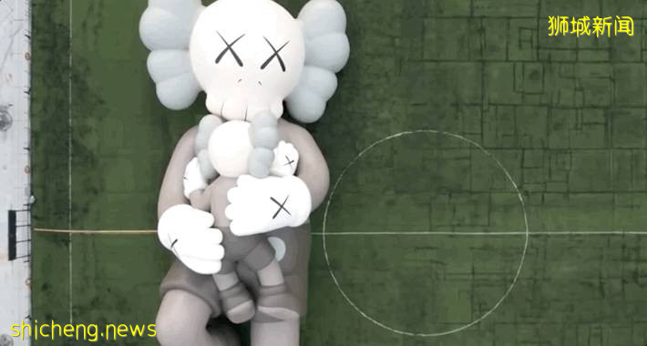 突发！因为“侵权”，新加坡朋友圈纷纷打卡的Kaws展览或被禁