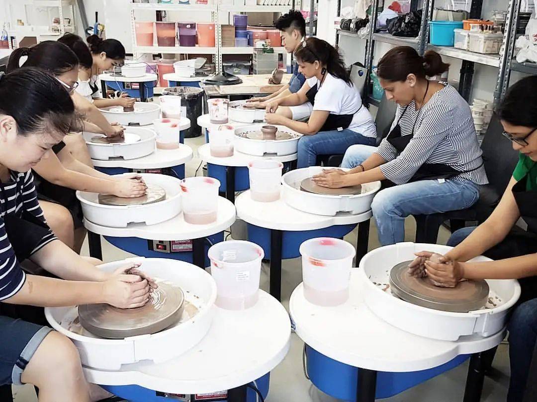 一起玩泥巴!新加坡11家陶艺馆,给娃童年加点糖,还能带作品回家