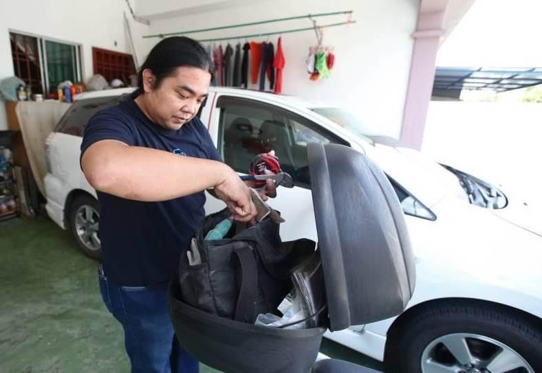 當了20年越堤族,他們終于放棄1:3的兌換率