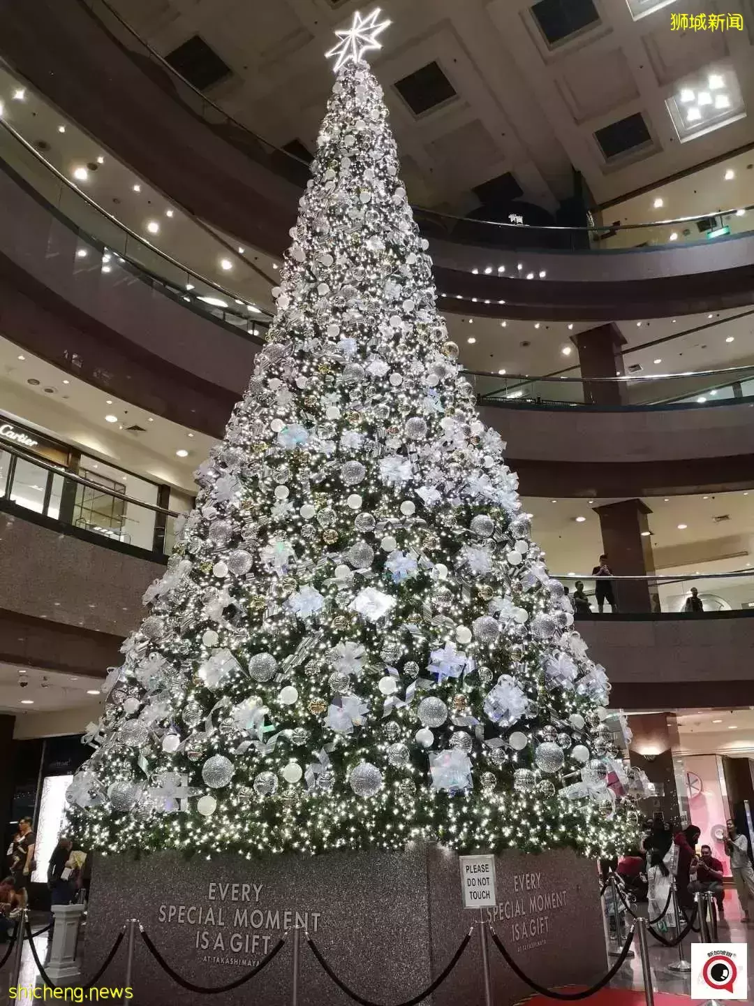 乌节路圣诞装饰实拍!全新加坡2021年最美圣诞树即将揭晓