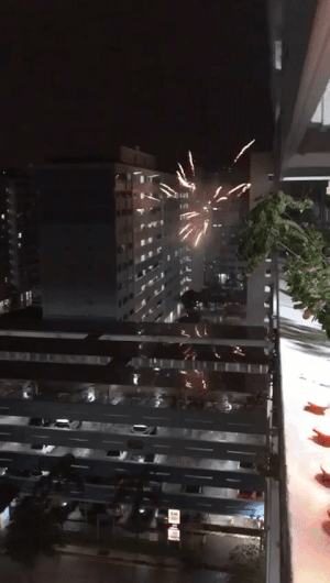 过节私自放烟花,组屋住户遭新加坡警察逮捕面临牢狱之灾