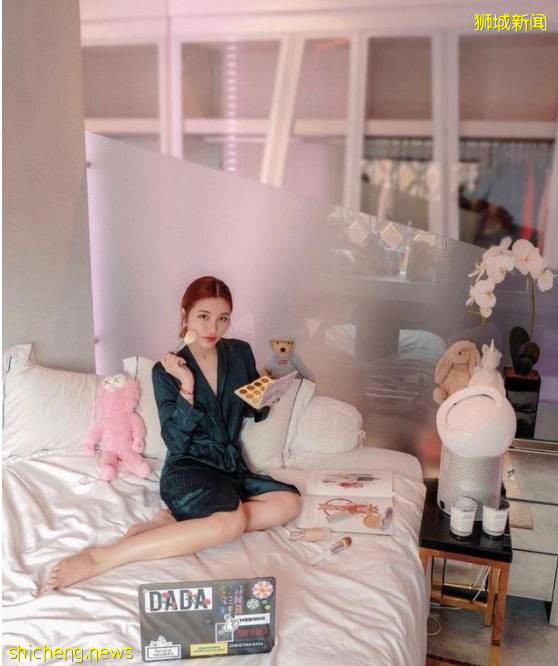 新加坡走红的富二代凭啥整天炫富，原来她妈才是名媛炫富的祖宗