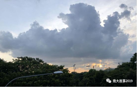 看了新加坡的云，才明白什么是天空之城！