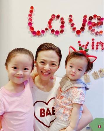 4岁女一周上五天课 王欣:我不是怕输妈妈