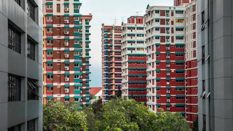 這個新加坡PR罰款15000新幣!拿公寓當淫窟!評論區卻畫風突變