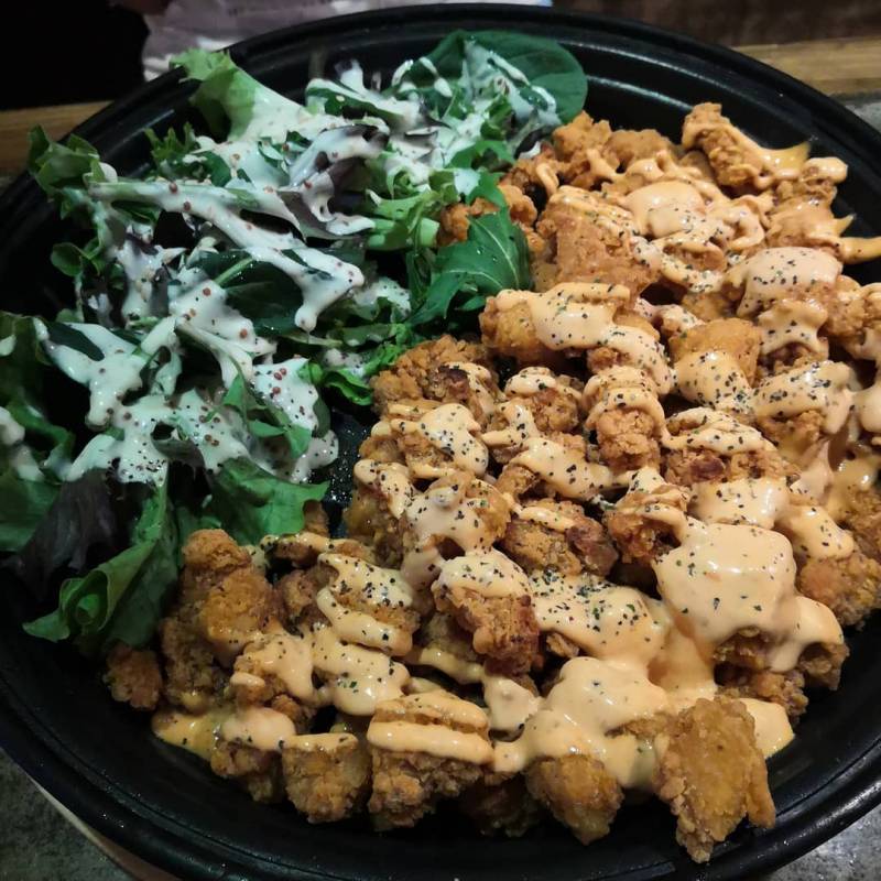 韓式酒吧Kream Beer🍻 藏在新加坡的“小韓國”🇰🇷 Tanjong Pagar秘密花園，櫻花樹下喝啤酒