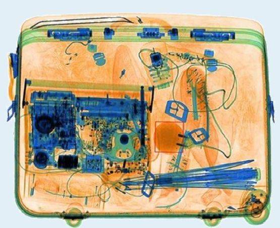 新加坡机场严查行李，又有人带太多现金被罚8千新币