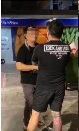 “你瞅啥”“瞅你咋地兒”！新加坡因“瞅”發生鬥毆事件