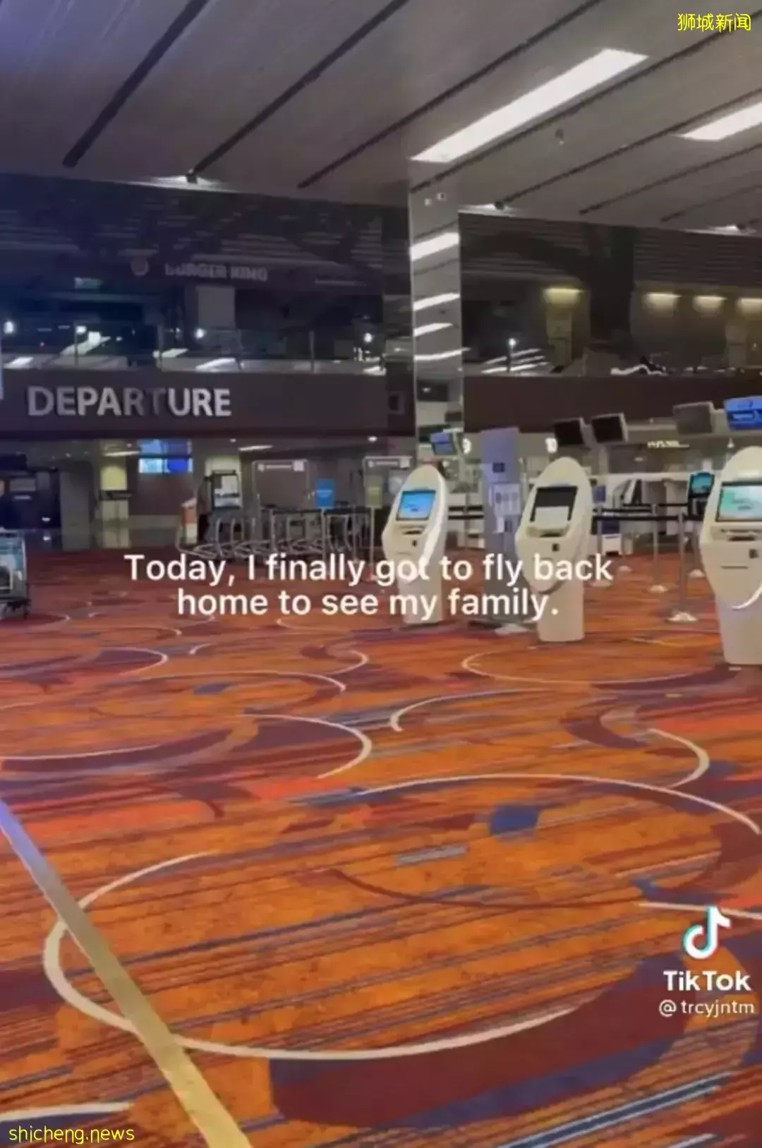 時隔2年回家，她在飛機上飙淚 ！ 新加坡ART自檢儀價格大跌至5新幣