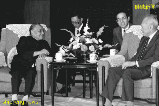 邓小平抽烟新加坡趣事，后来70年的烟龄说戒就戒掉，令人敬佩