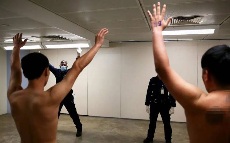 在新加坡監獄裏度日如年的十天