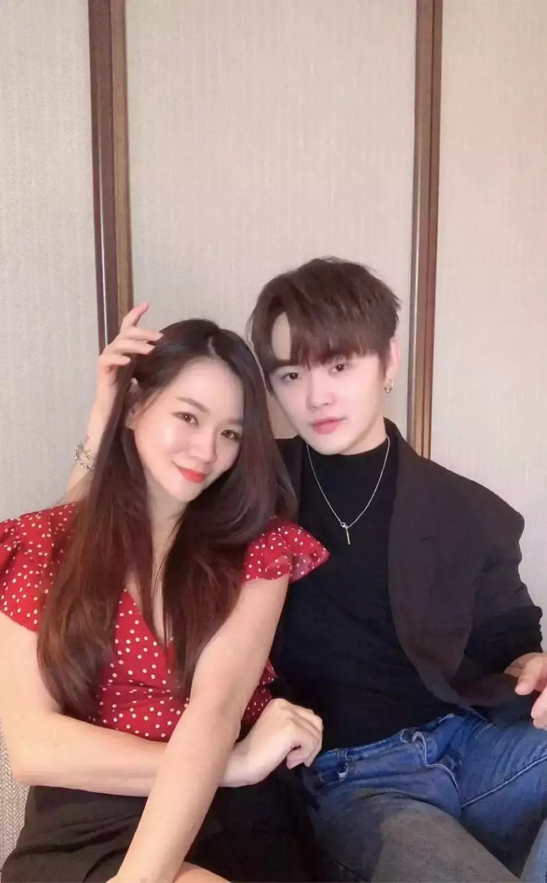 新加坡小夫妻最強出租房改造!變身ins風小家,猜猜花了多少錢