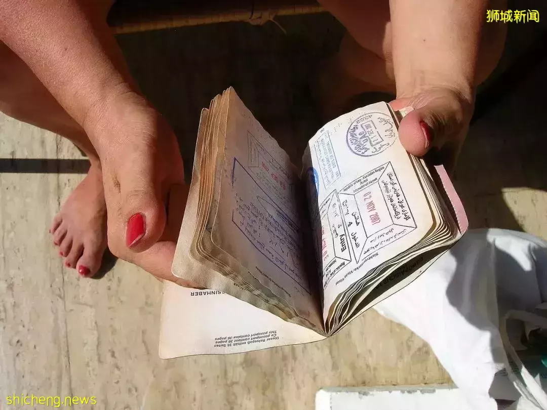 新加坡移民，精英瞬間成了“下等人”