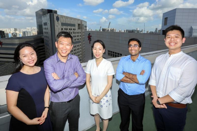 ◤武汉肺炎◢女医生上前线抗疫 只能隔空“抱”孩子