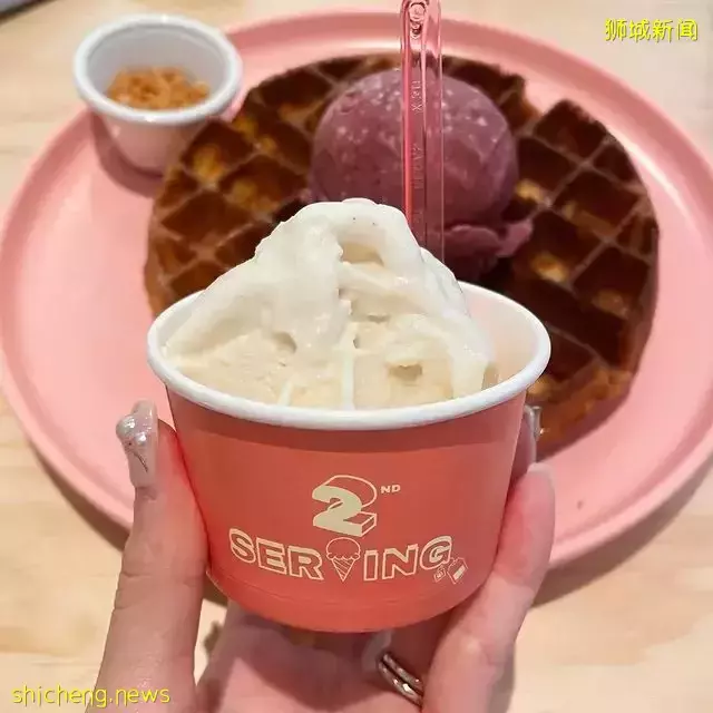 Buona Vista隐藏在贩售机后的咖啡馆🤨粉红大门必打卡!主打手作冰淇淋与养生茶🍵