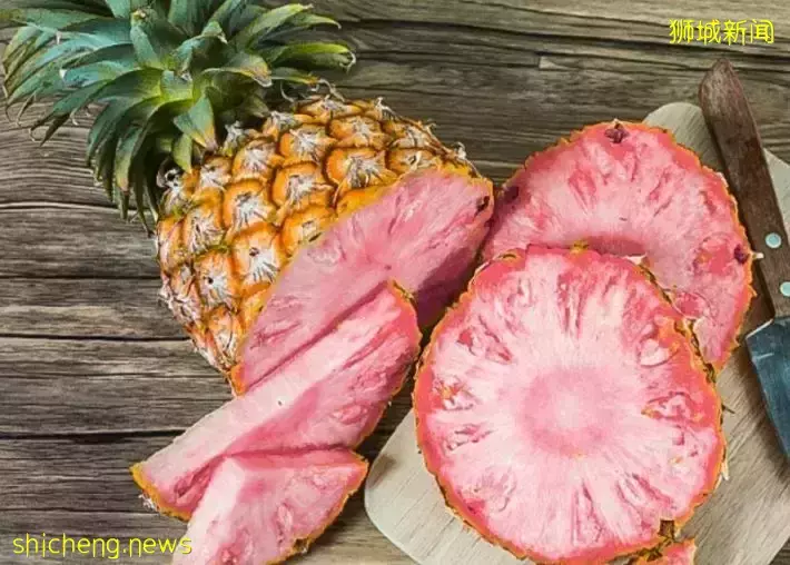 世界首款粉色菠蘿！顔值超高😍快去Cold Storage買
