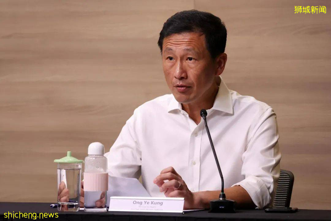 5人聚会第一天，陪酒女郎确诊！新加坡部长建议中新两国免隔离