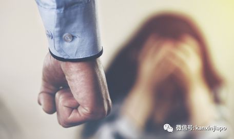 国大男生午夜潜入卧室,死掐前女友脖子,按住眼球血流不止