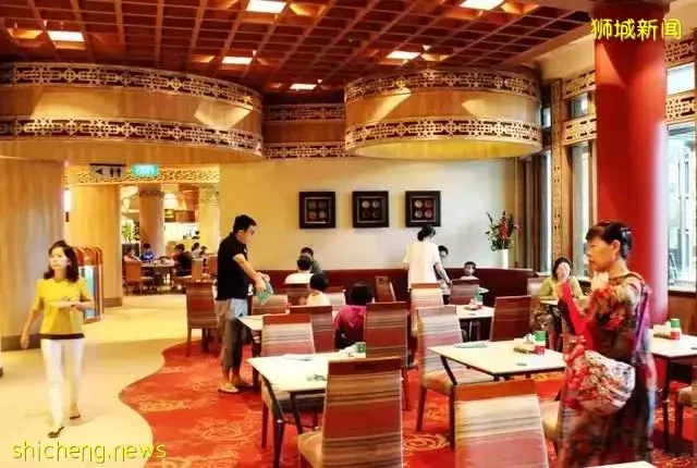 新加坡发达的餐饮业 吃在新加坡