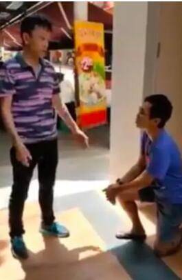 新加坡两位大叔年过百半身手矫健、勇斗歹徒，小贼直接被搞跪